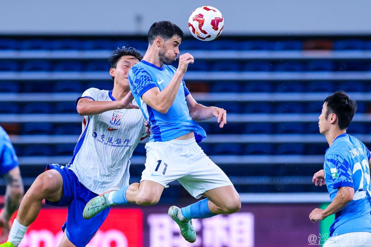 深圳新鹏城力克上海申花逆转取胜